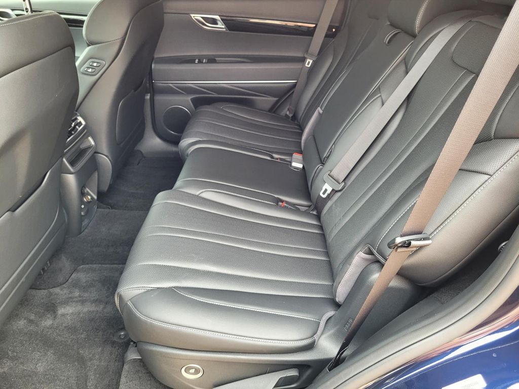 2025 GENESIS GV80 Standard - Photo 14