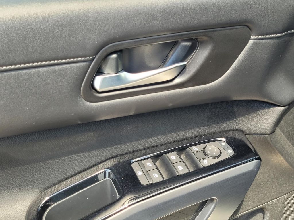 2023 Nissan Pathfinder SL - Photo 12