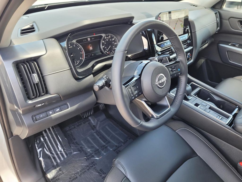 2023 Nissan Pathfinder SL - Photo 11
