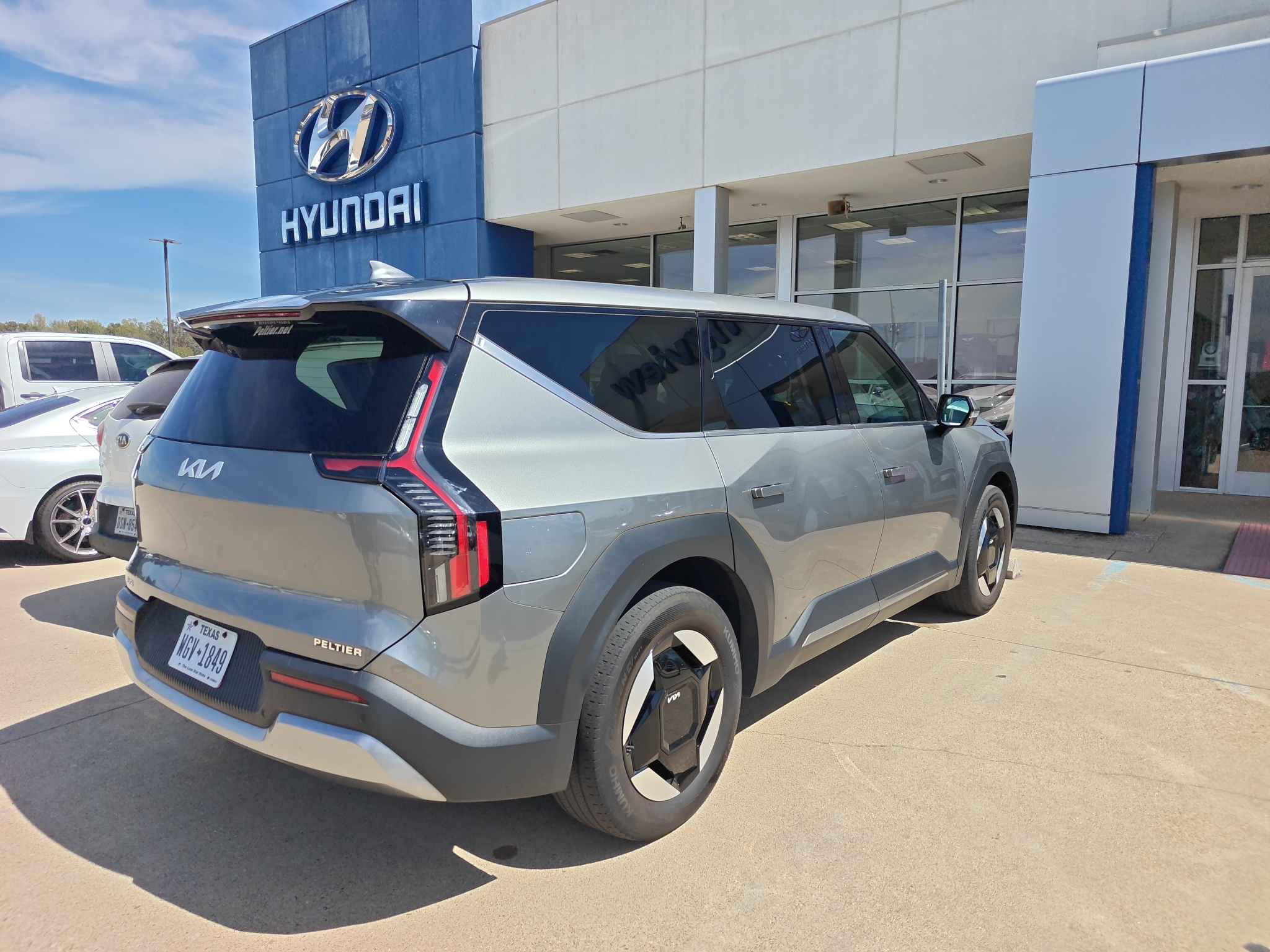 Used 2024 Kia EV9 Light Long Range SUV