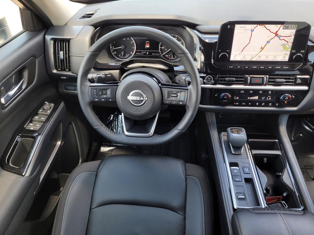 2023 Nissan Pathfinder SL - Photo 16