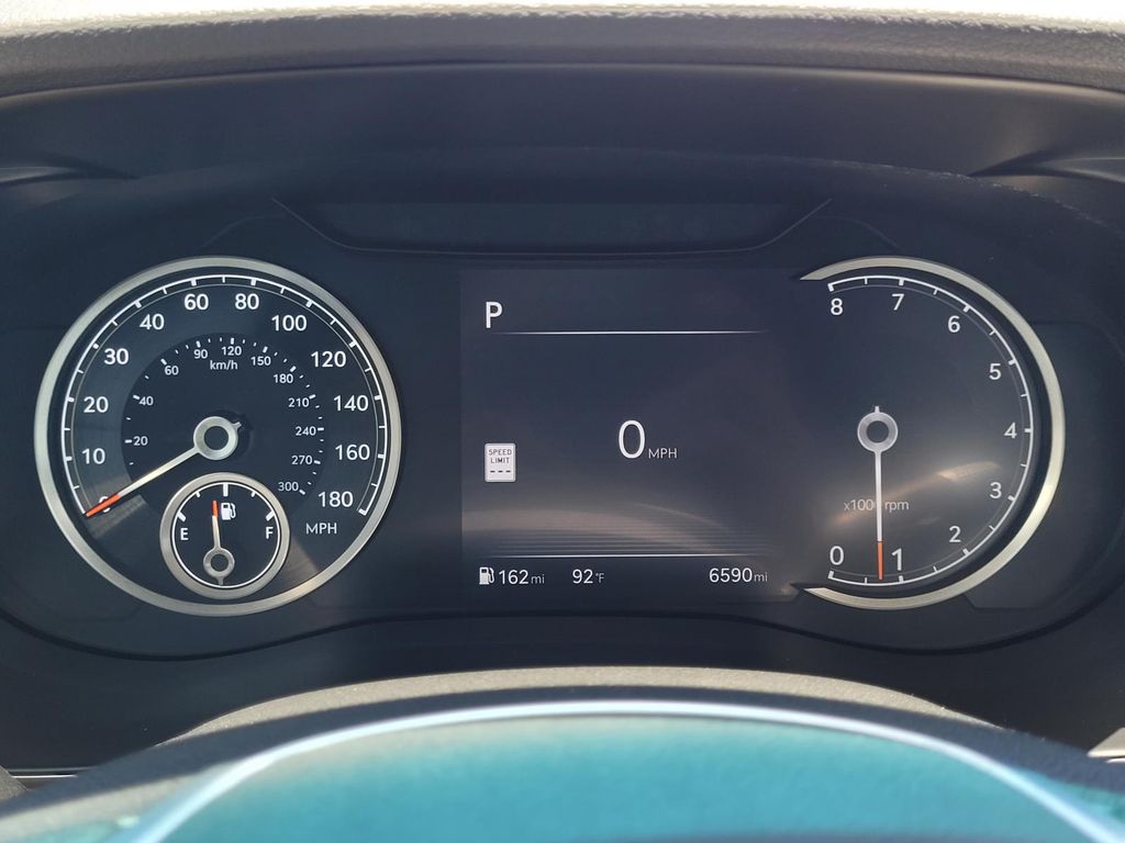 2025 GENESIS G70 Standard - Photo 24