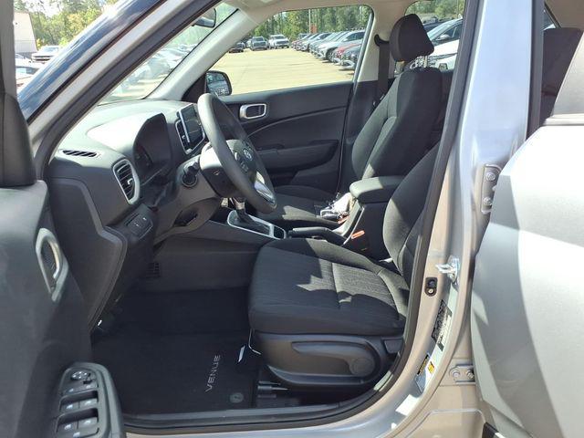 2026 Hyundai Venue SE - Photo 13