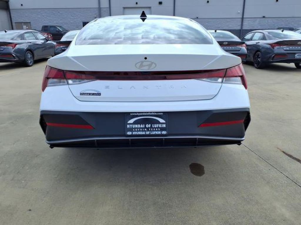 New 2026 Hyundai Elantra SE Sedan