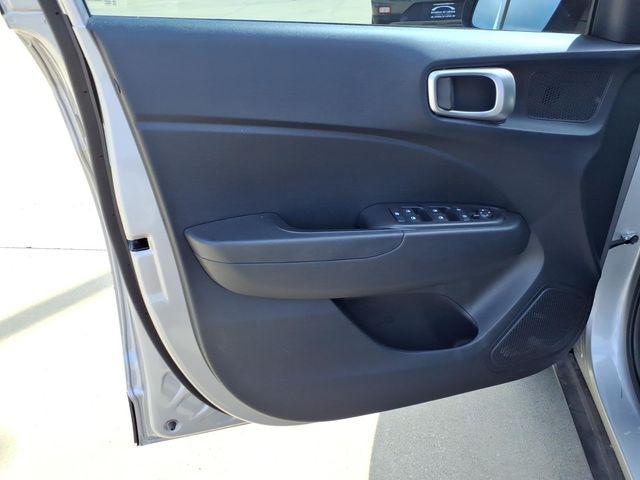 2026 Hyundai Venue SE - Photo 19