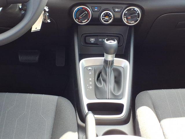 2026 Hyundai Venue SE - Photo 15
