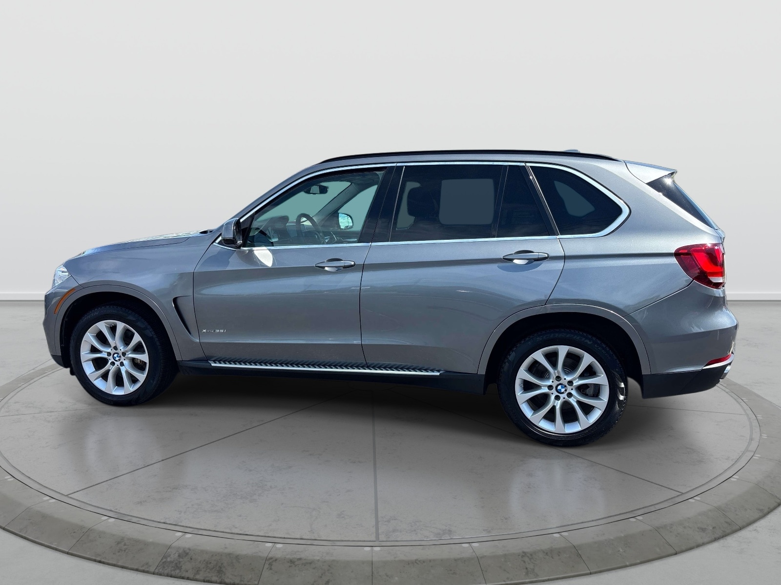 Used 2015 BMW X5 xDrive35i with VIN 5UXKR0C52F0P05041 for sale in Middletown, RI