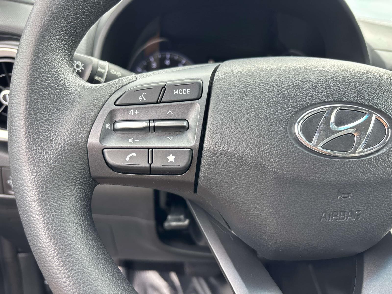 2022 Hyundai Kona SE - Photo 18