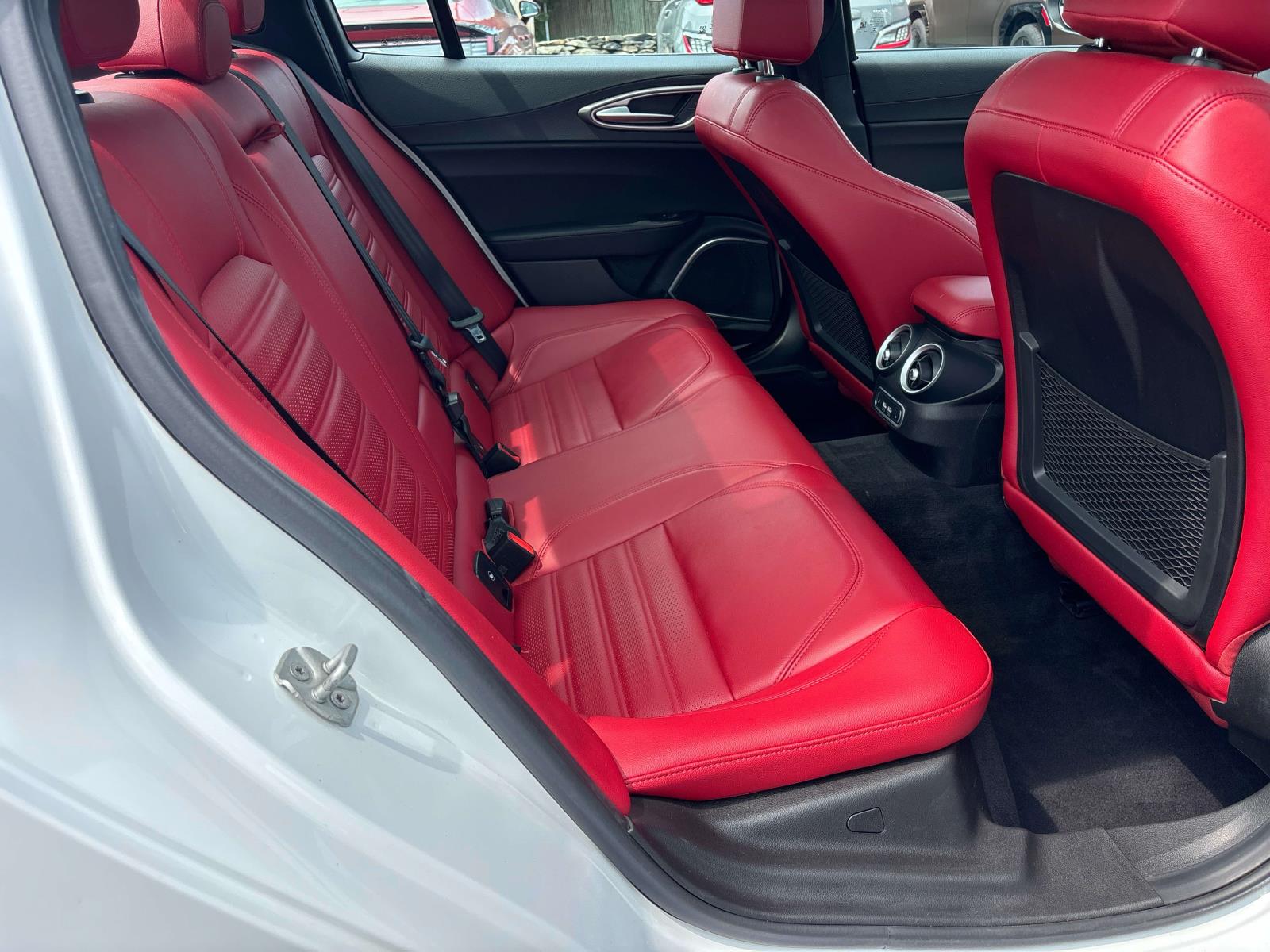 2022 Alfa Romeo Giulia Ti Veloce - Photo 16