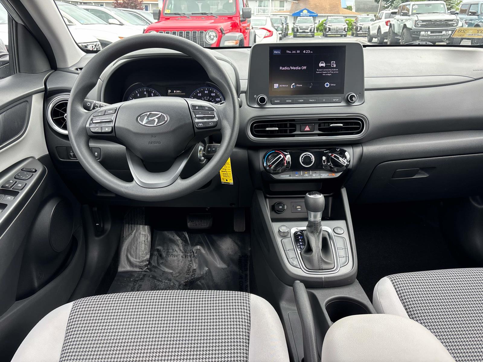 2022 Hyundai Kona SE - Photo 12