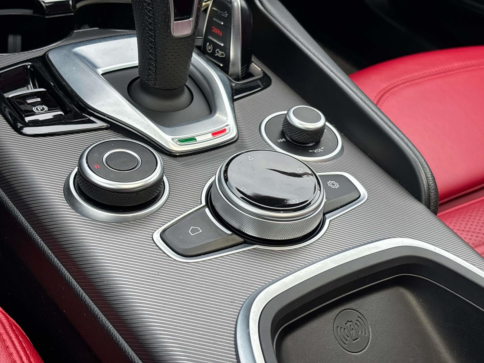2022 Alfa Romeo Giulia Ti Veloce - Photo 26