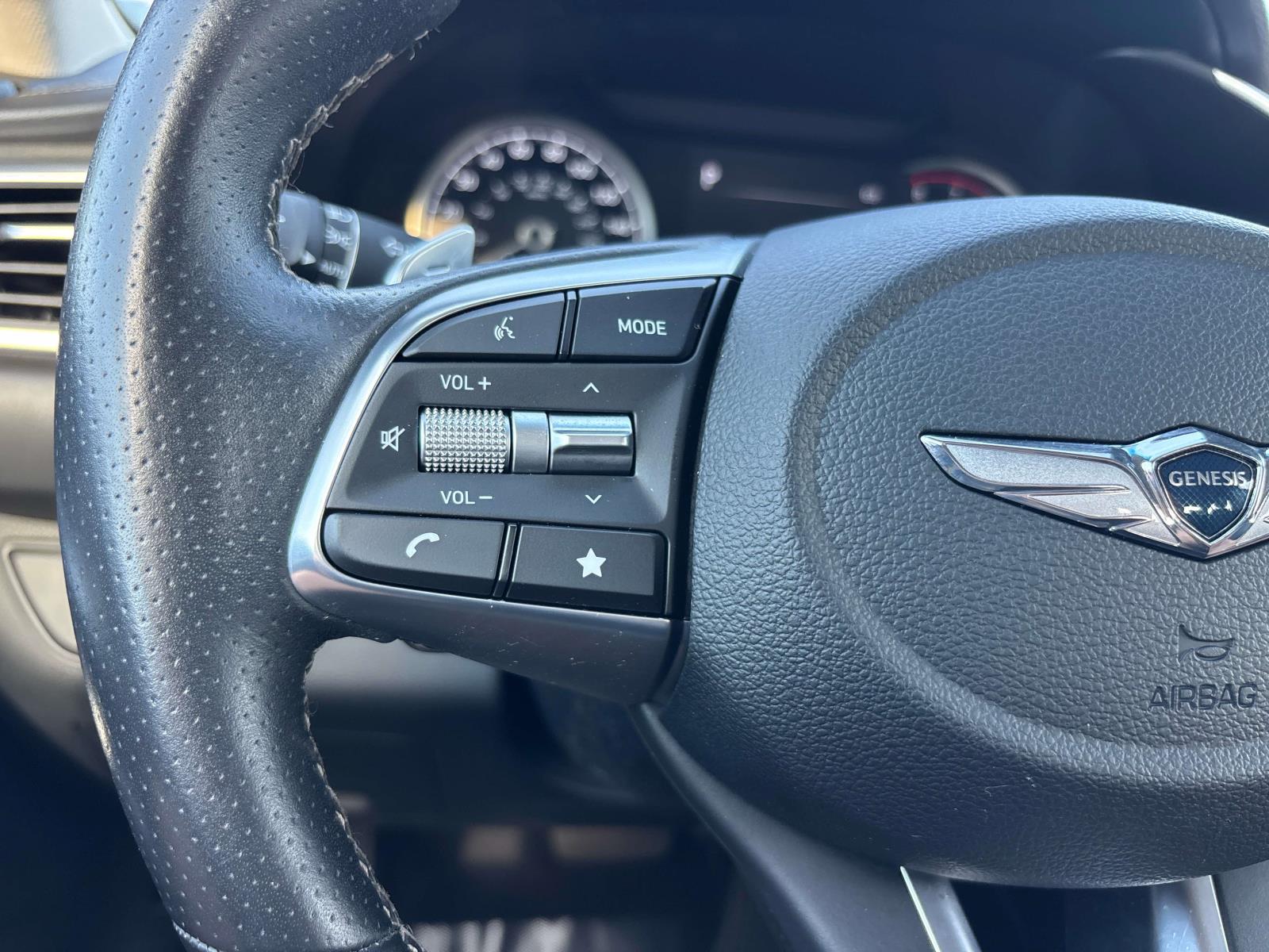 2022 GENESIS G70 Standard - Photo 13