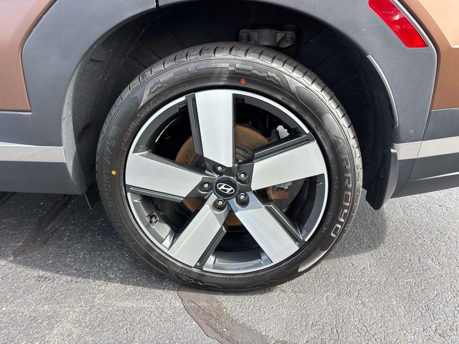 2024 Hyundai Santa Fe Limited - Photo 9