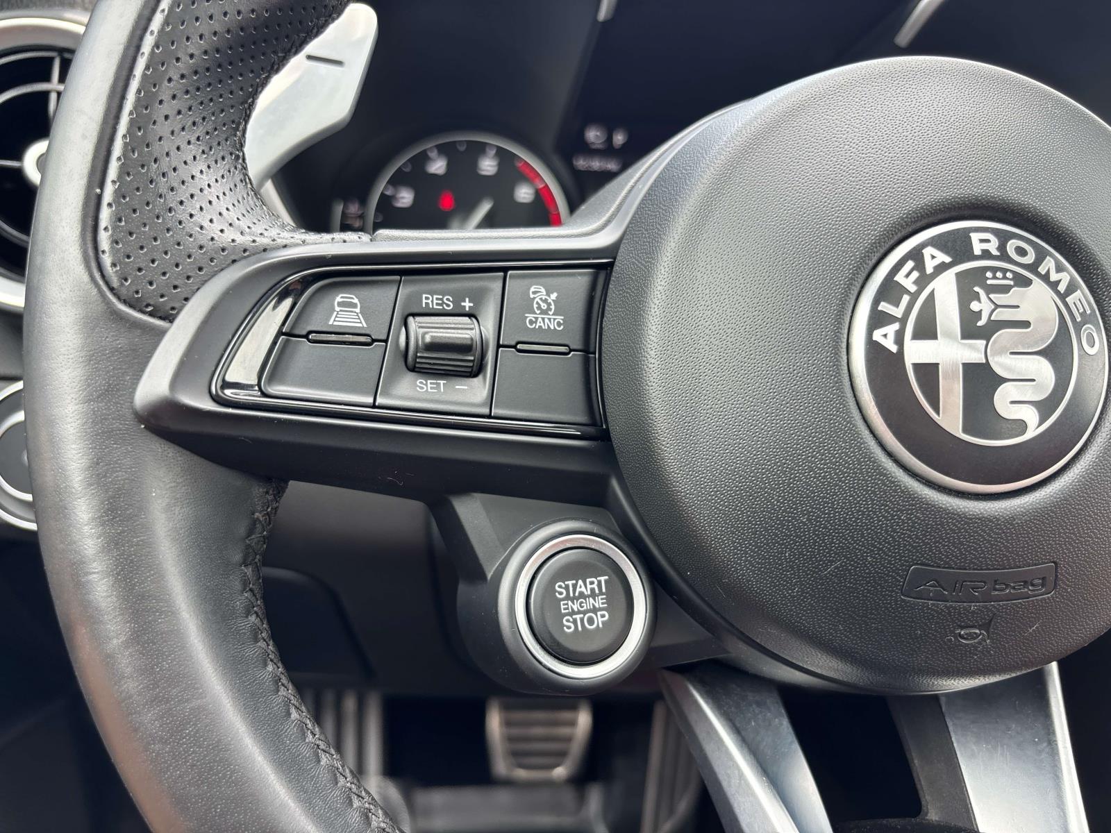 2022 Alfa Romeo Giulia Ti Veloce - Photo 20