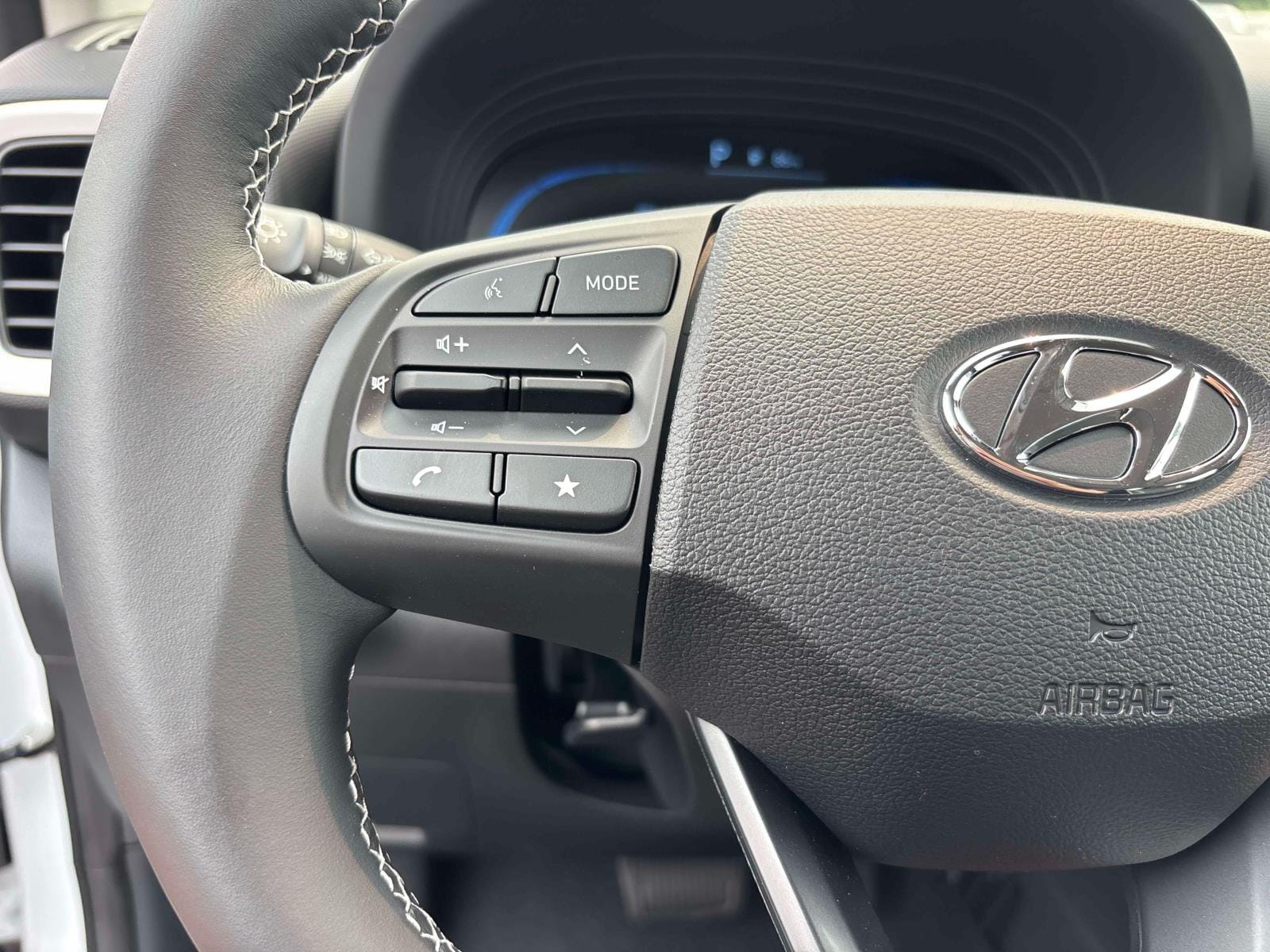 2026 Hyundai Venue SEL - Photo 16