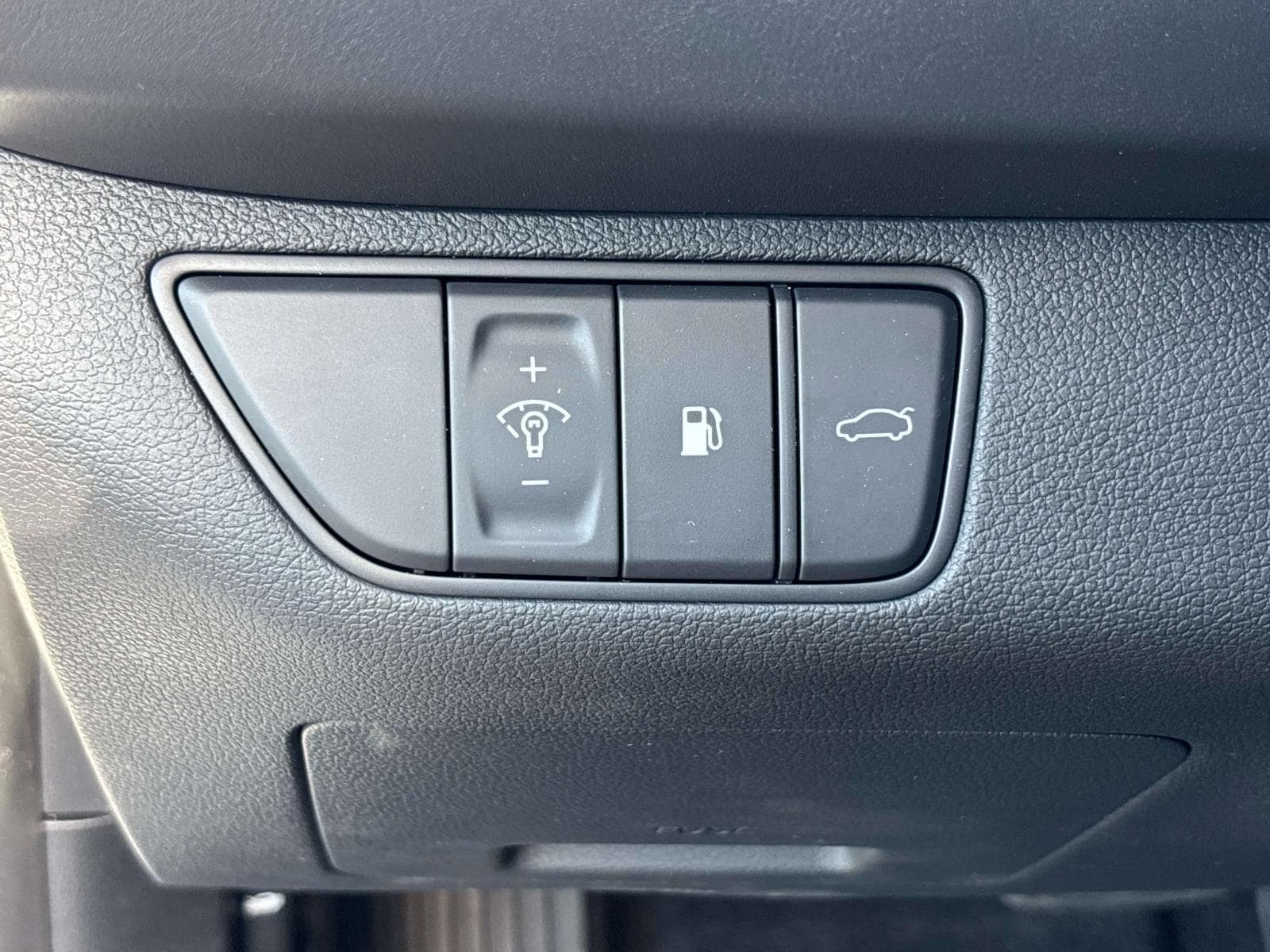 2022 GENESIS G70 Standard - Photo 27