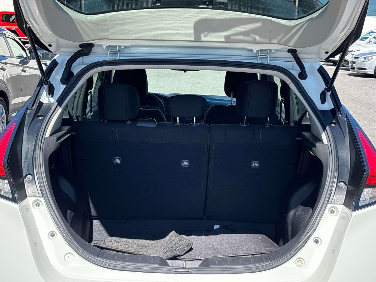 2021 Nissan Leaf S - Photo 12
