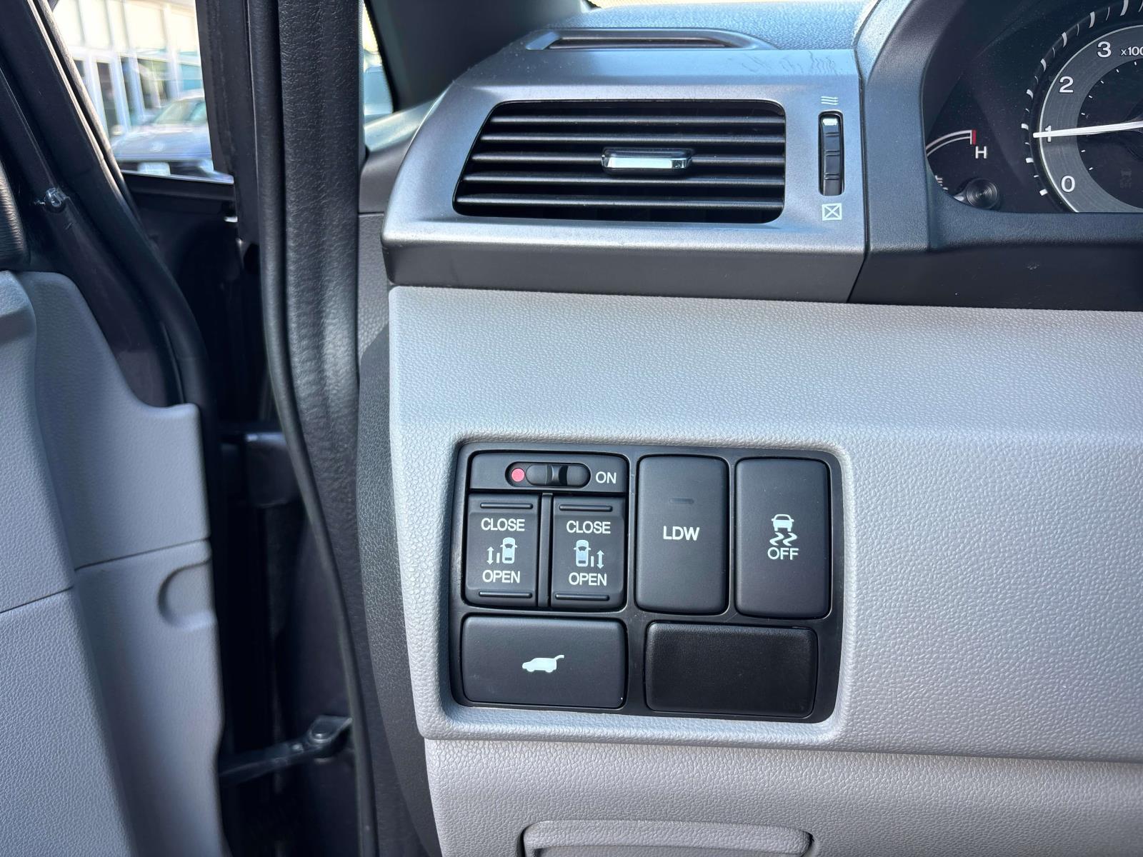 2015 Honda Odyssey EX-L - Photo 20