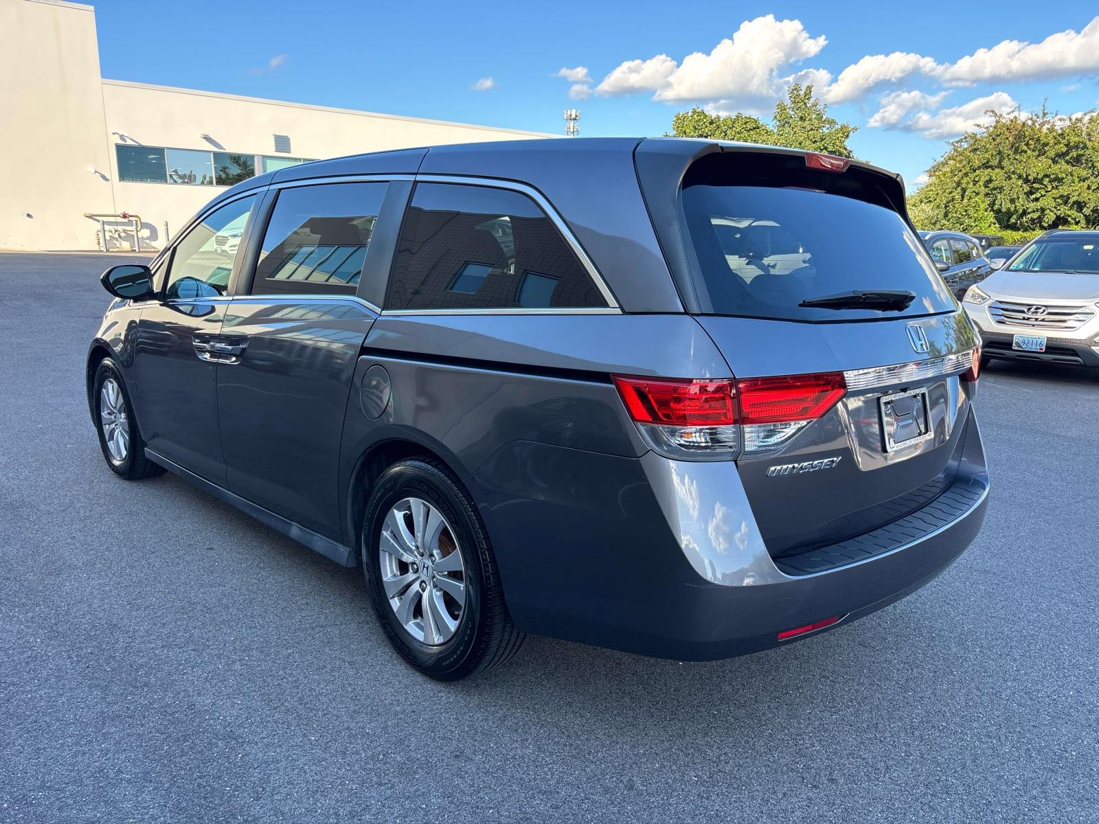 2015 Honda Odyssey EX-L - Photo 3