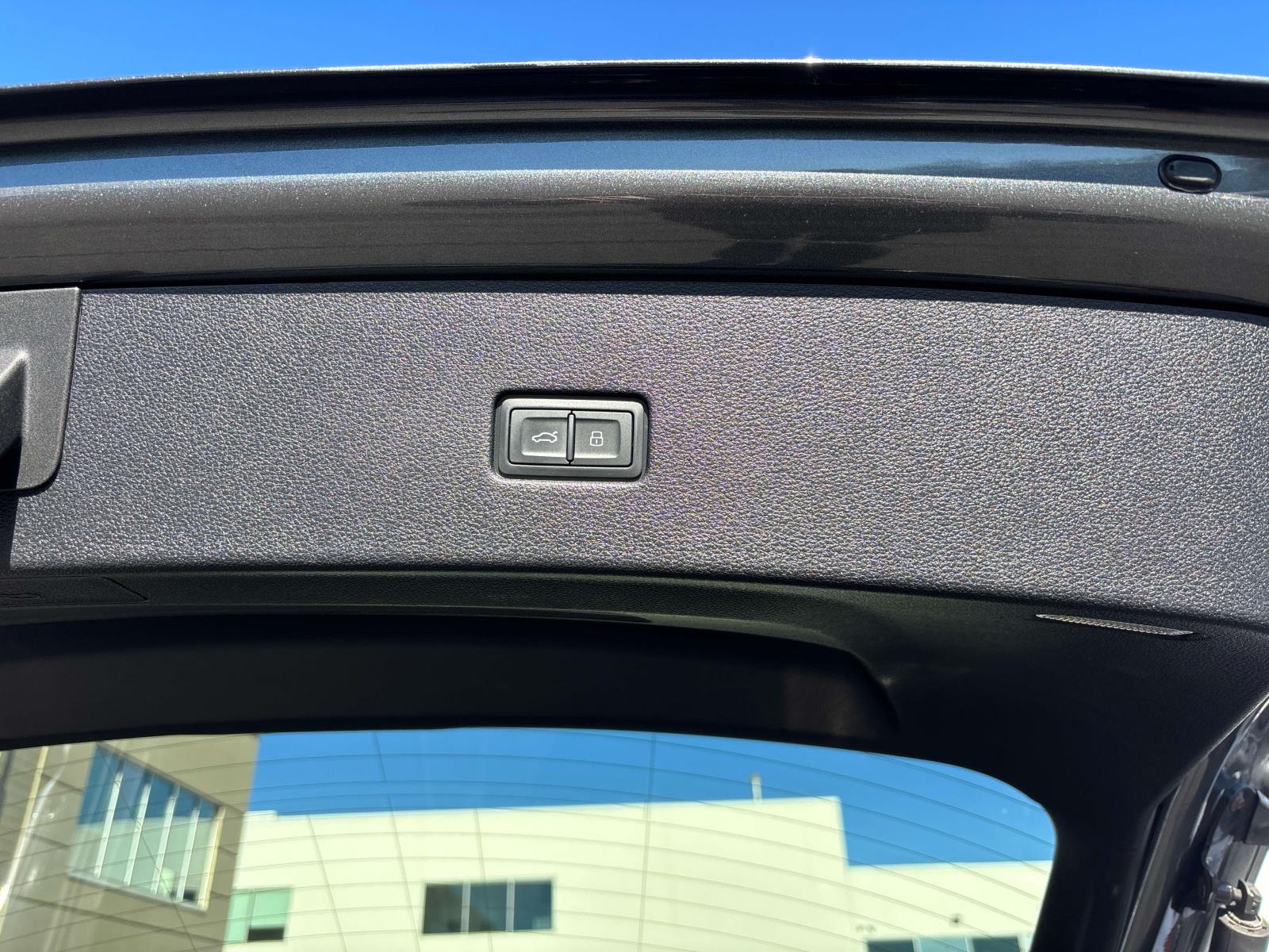 2019 Audi Q8 Premium Plus - Photo 12