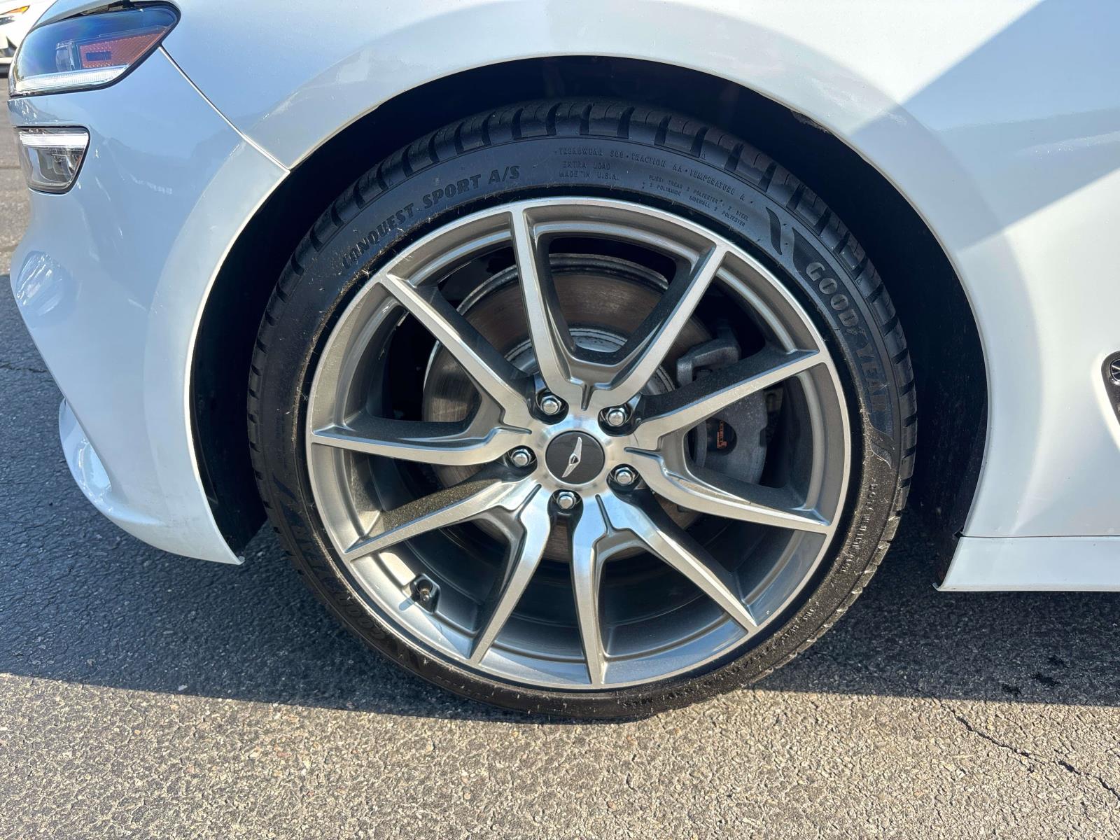 2022 GENESIS G70 Standard - Photo 6