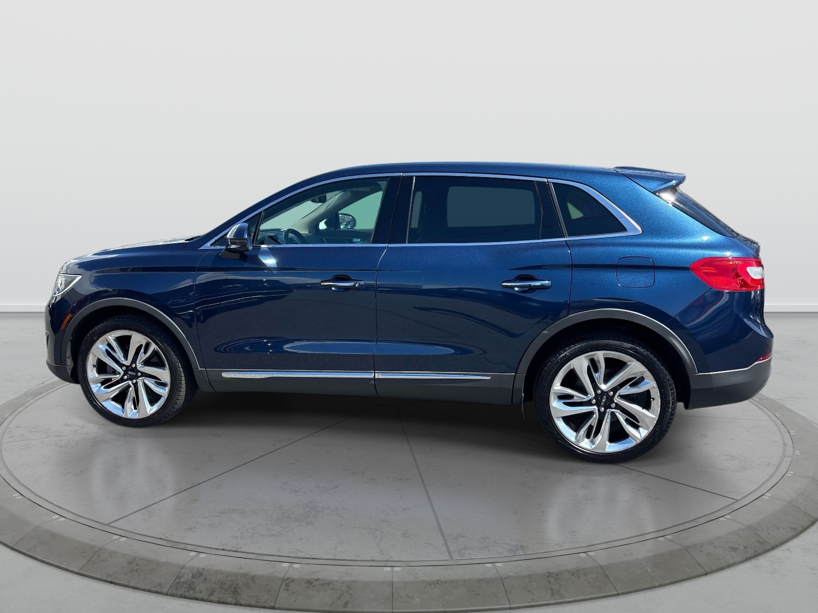 Used 2017 Lincoln MKX Reserve with VIN 2LMPJ8LR0HBL44720 for sale in Middletown, RI