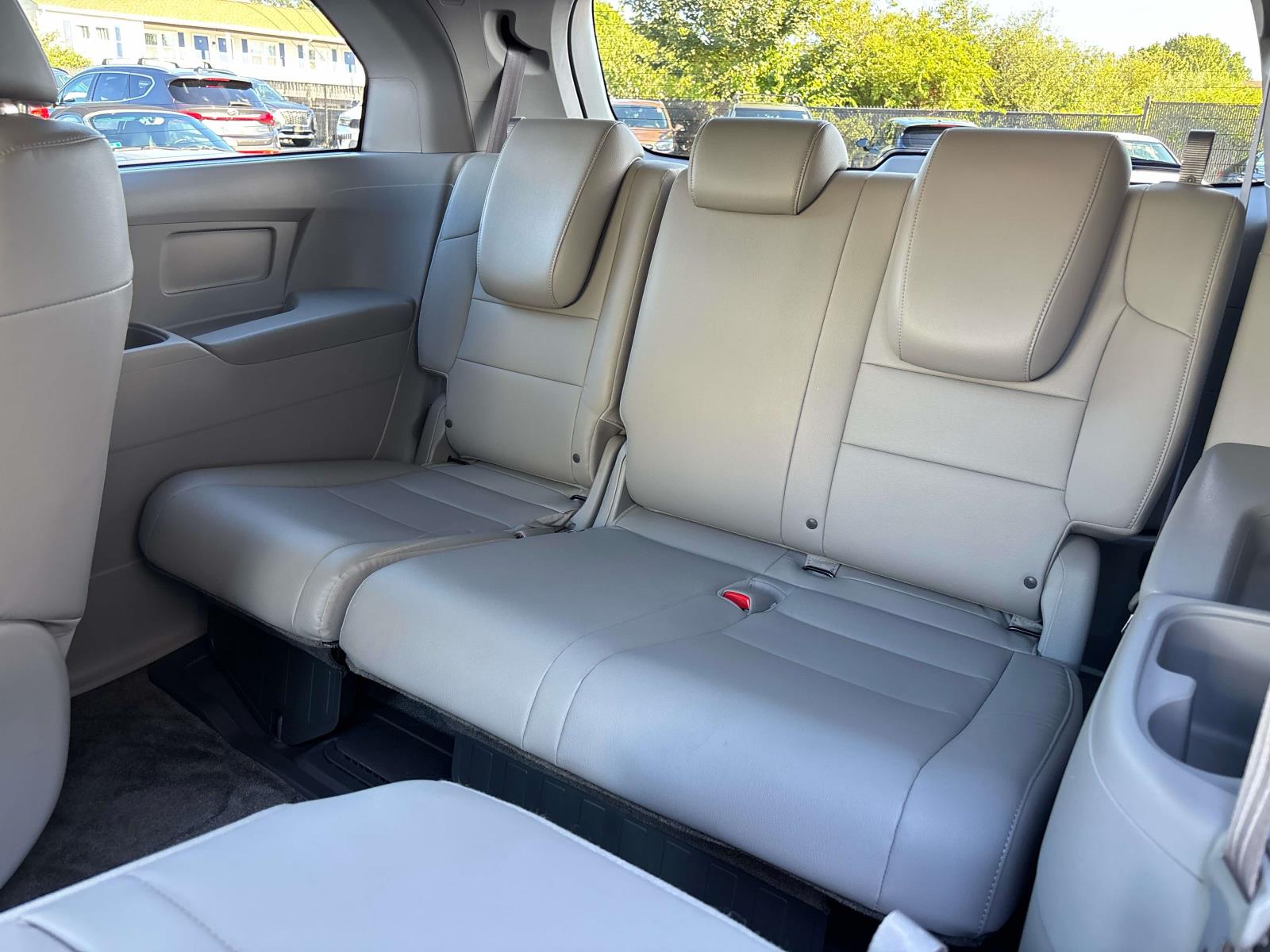 2015 Honda Odyssey EX-L - Photo 10