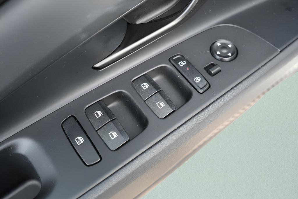 2026 Hyundai Elantra SEL - Photo 20