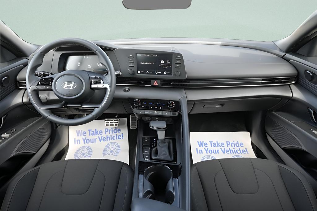 2026 Hyundai Elantra SEL - Photo 16