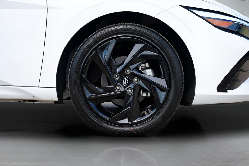 2026 Hyundai Elantra SEL - Photo 9