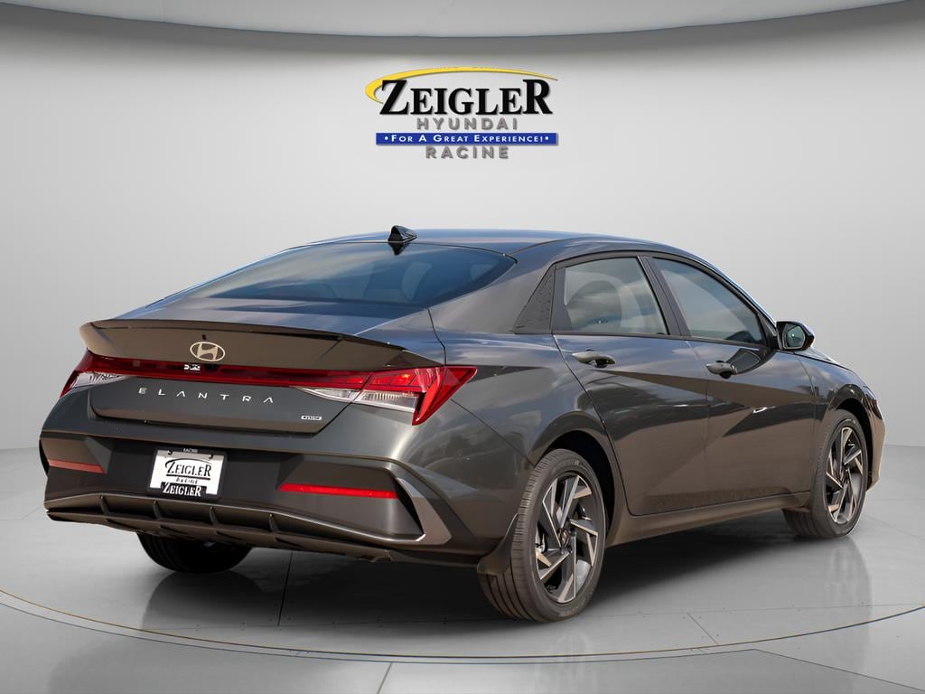 2025 Hyundai Elantra Blue - Photo 9