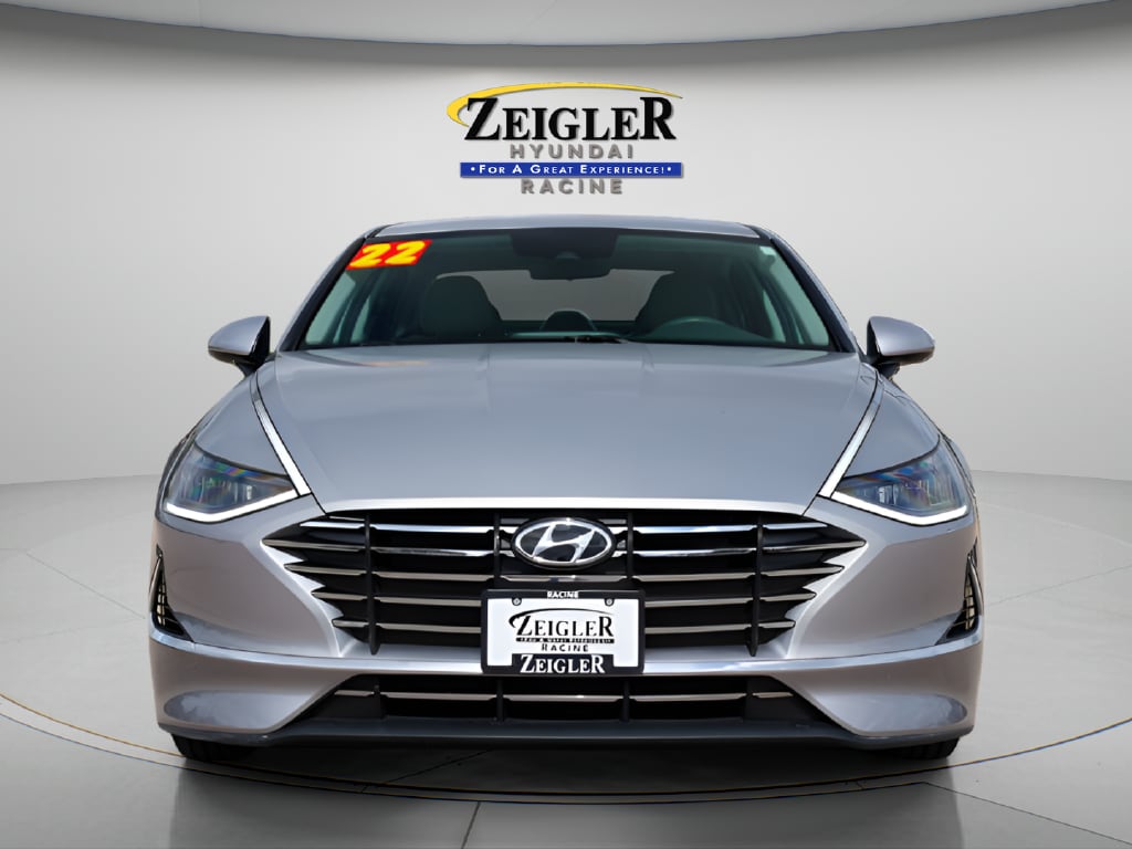 2022 Hyundai Sonata SE - Photo 2