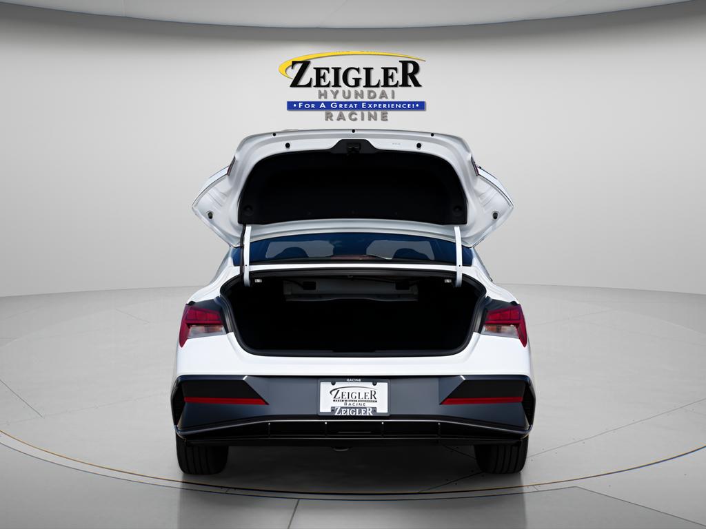 2026 Hyundai Elantra SEL - Photo 10