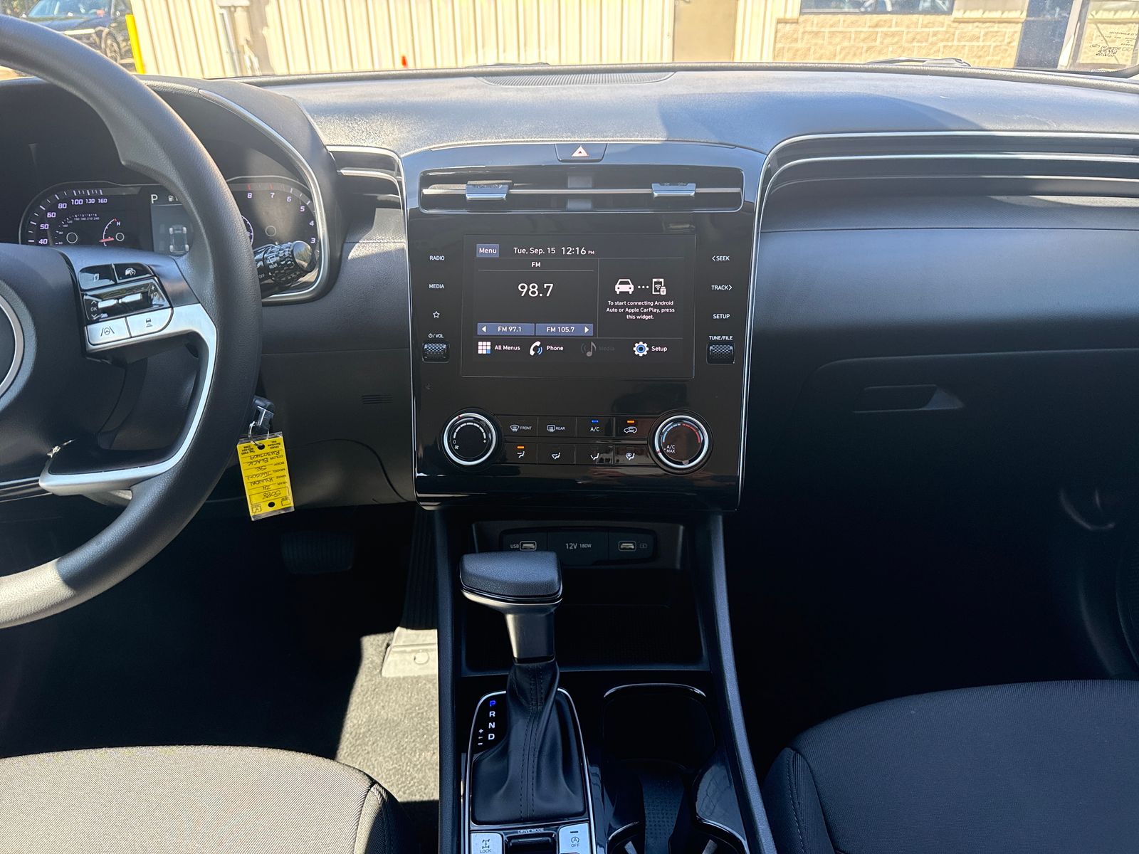 2024 Hyundai Tucson SE - Photo 19
