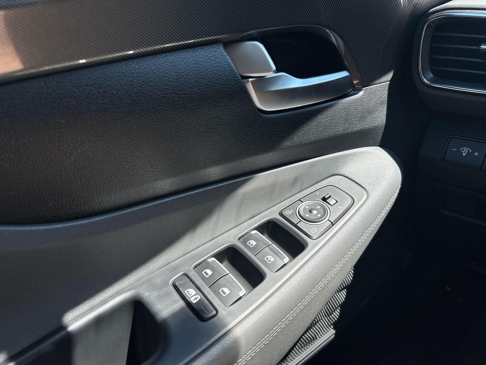 2023 Hyundai Santa Fe SEL - Photo 11