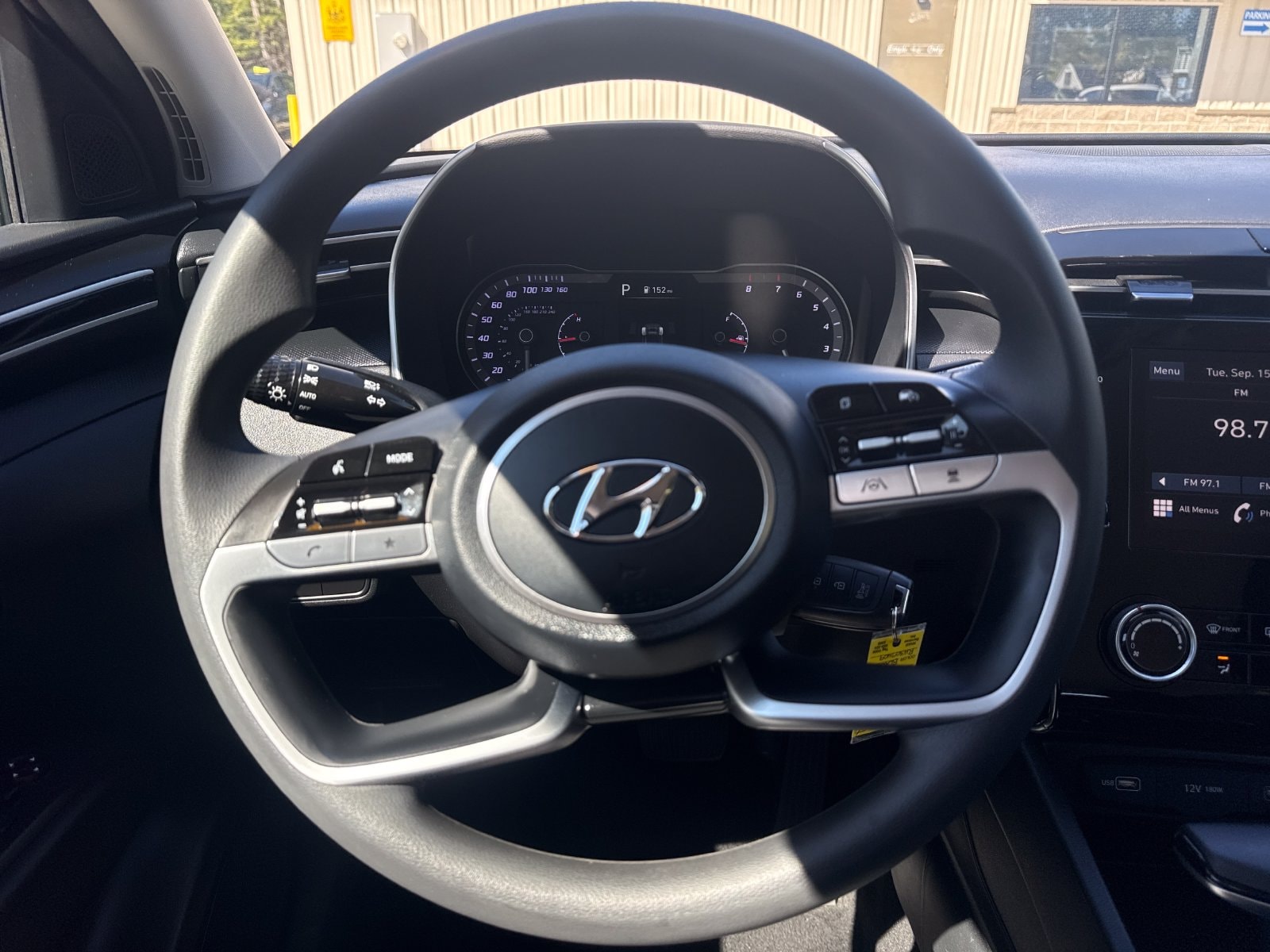 2024 Hyundai Tucson SE - Photo 16