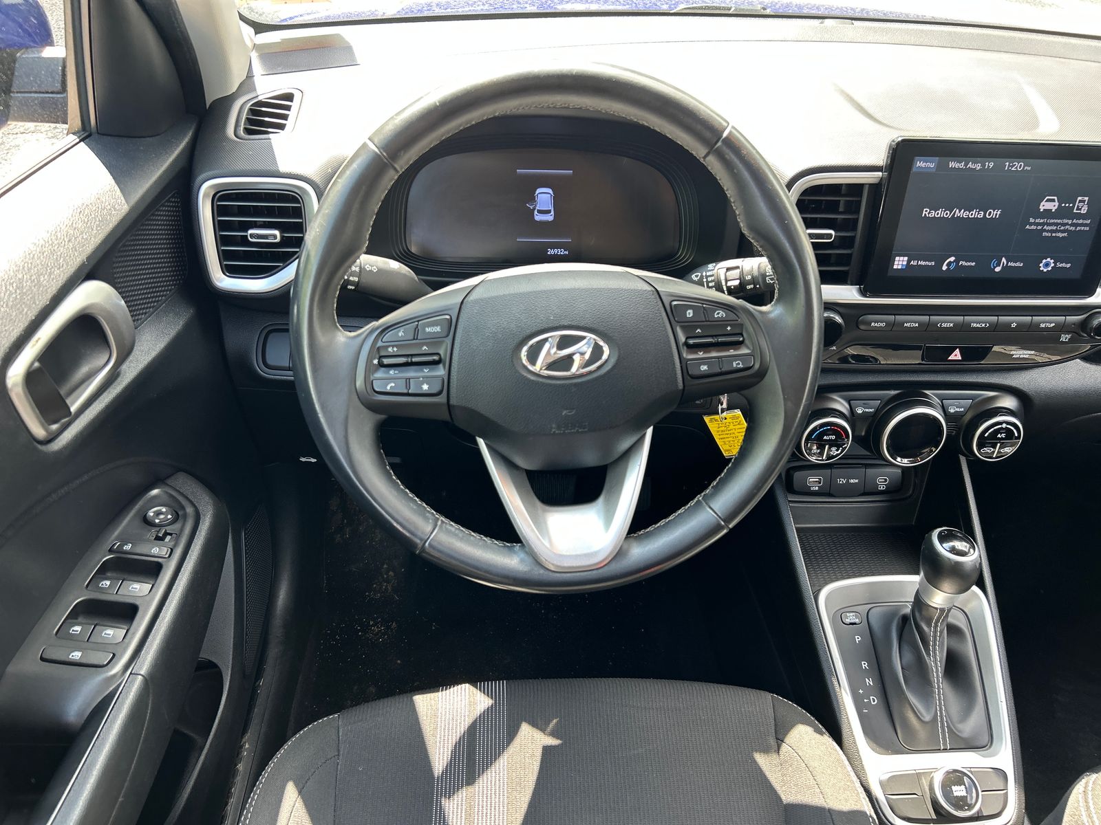 2023 Hyundai Venue SEL - Photo 16