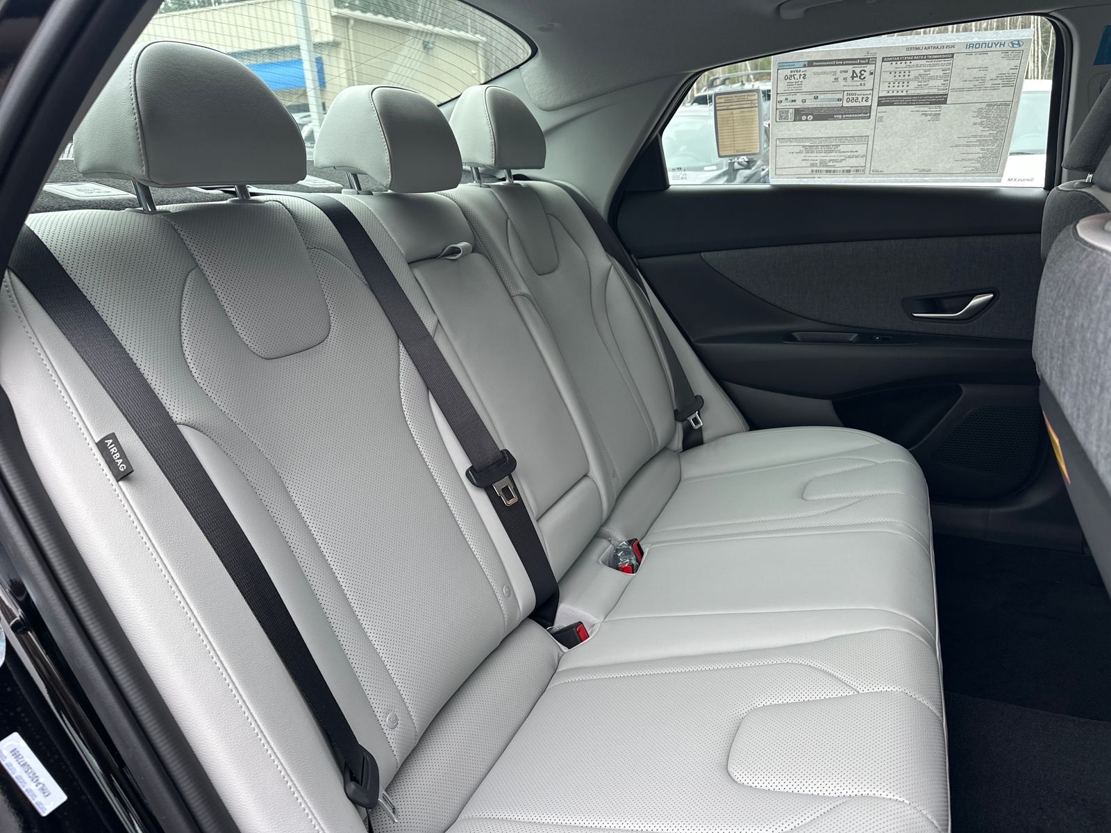 2025 Hyundai Elantra Limited - Photo 21