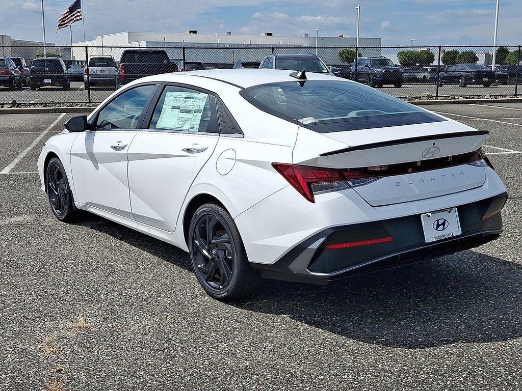 New 2026 Hyundai Elantra SEL Sport Sedan