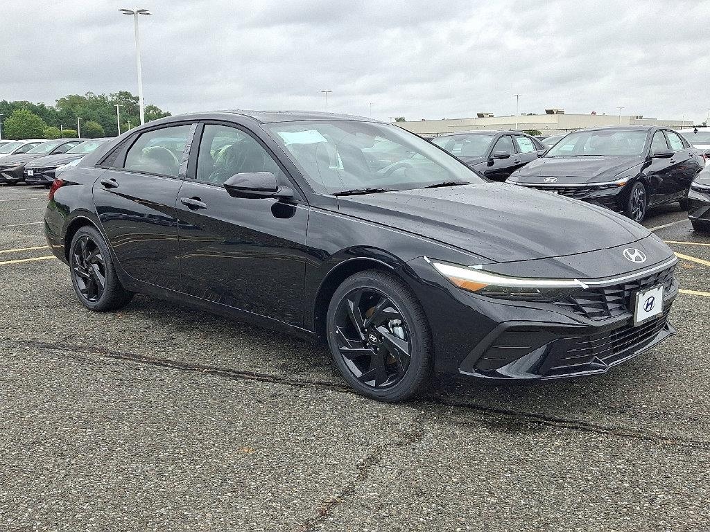 New 2026 Hyundai Elantra SEL Sport Sedan
