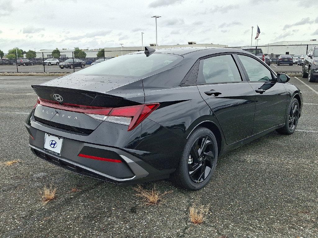 New 2026 Hyundai Elantra SEL Sport Sedan