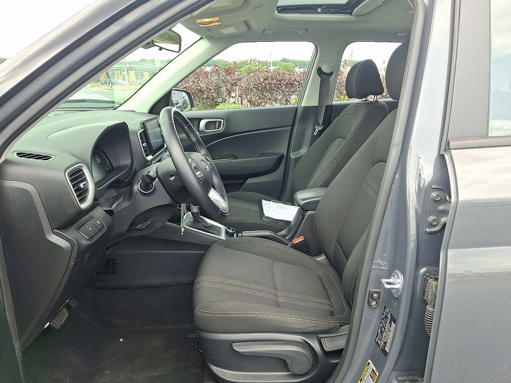 2023 Hyundai Venue SEL - Photo 14