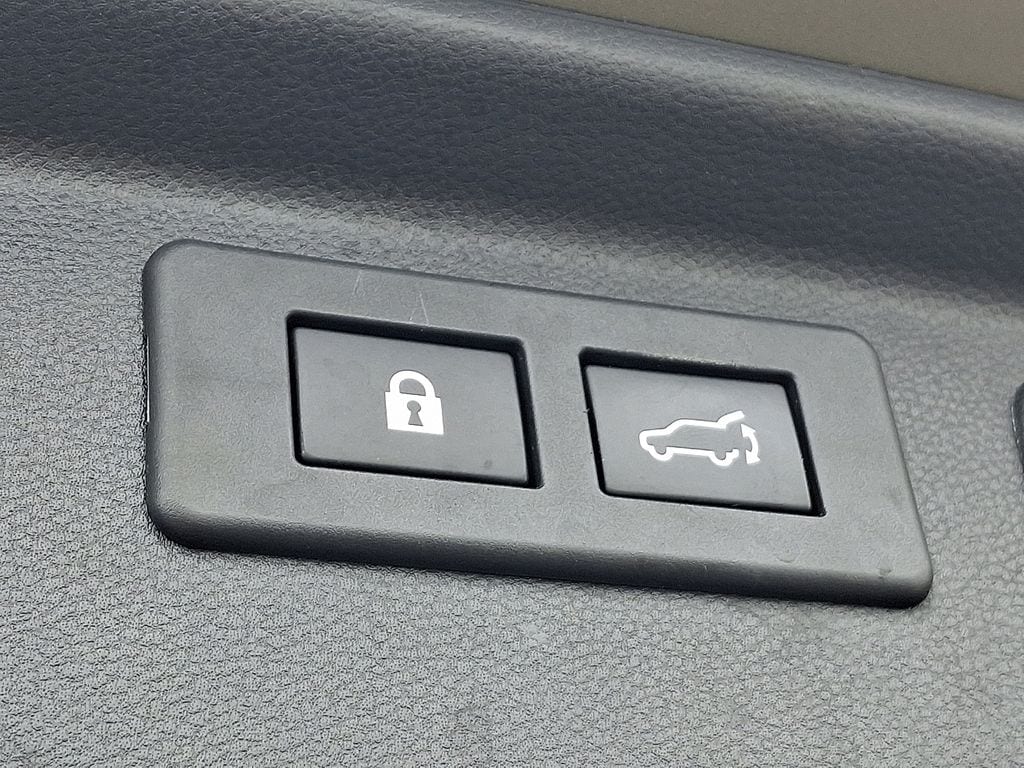 2022 Subaru Forester Limited - Photo 32