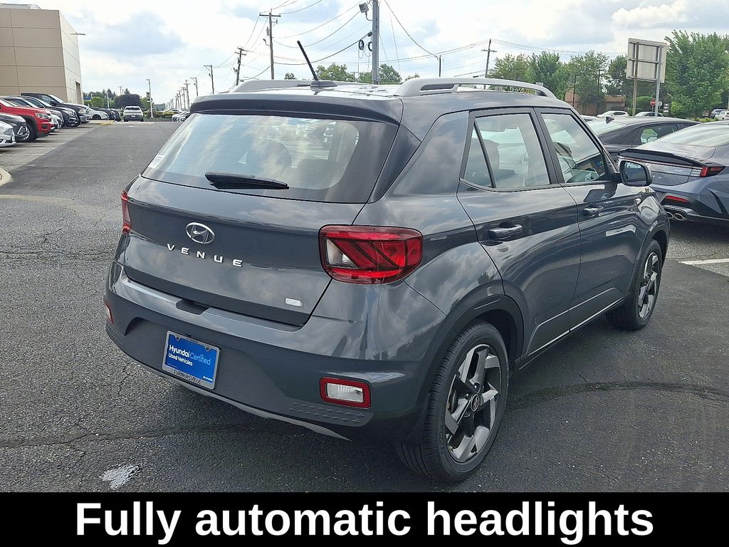 2023 Hyundai Venue SEL - Photo 7