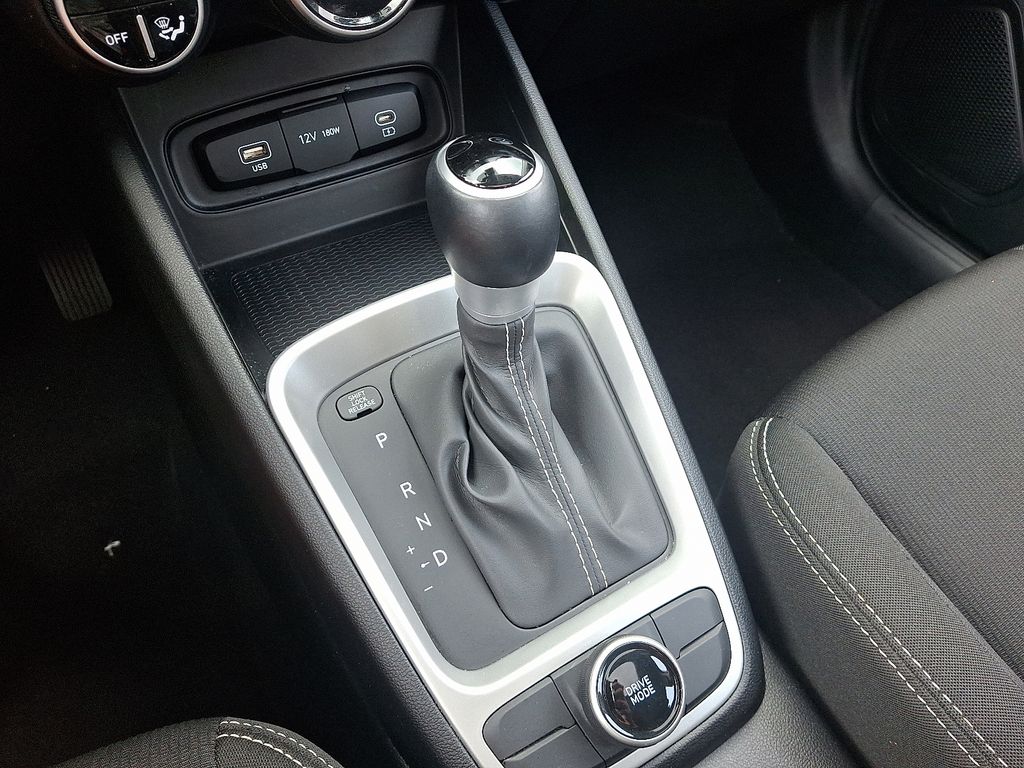 2023 Hyundai Venue SEL - Photo 16