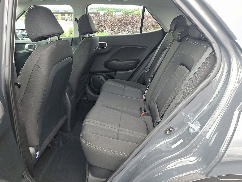 2023 Hyundai Venue SEL - Photo 11