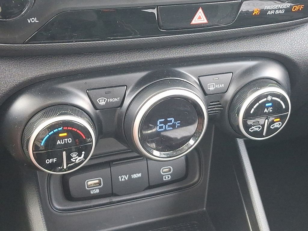 2023 Hyundai Venue SEL - Photo 17