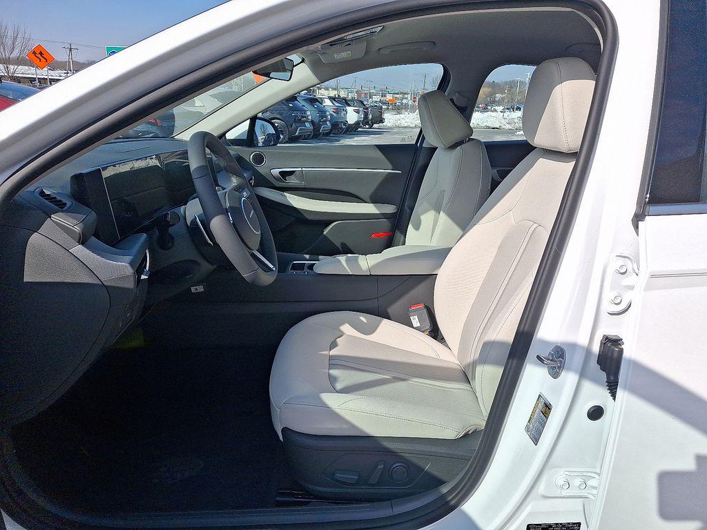 2026 Hyundai Sonata SEL - Photo 6
