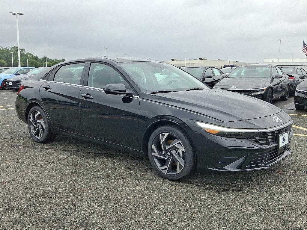 New 2026 Hyundai Elantra Limited Sedan