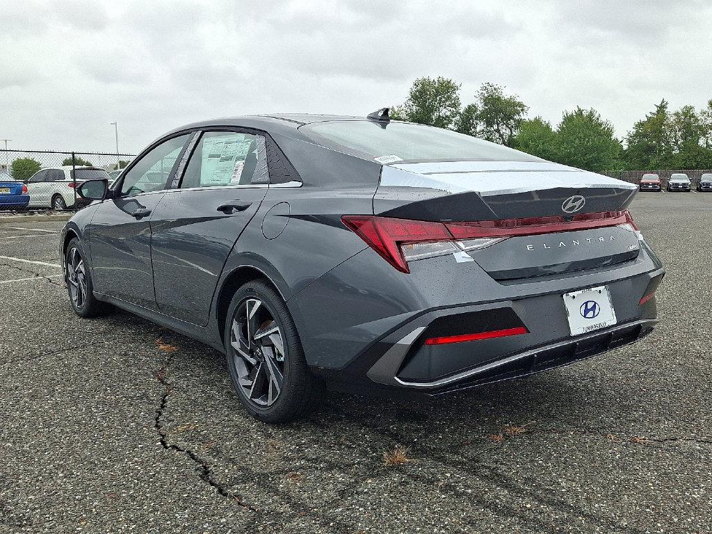 New 2026 Hyundai Elantra Limited Sedan